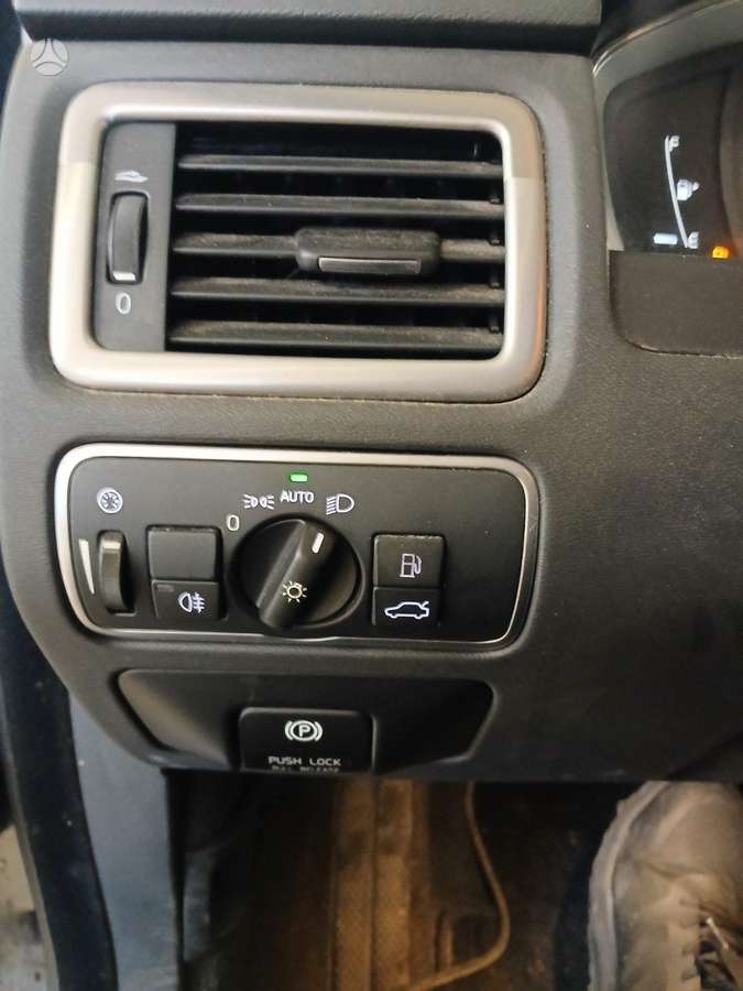 Volvo V70 dalimis. Europa
