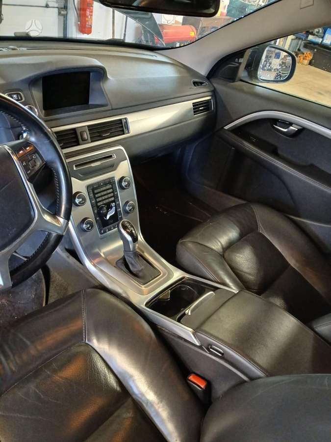 Volvo V70 dalimis. Europa