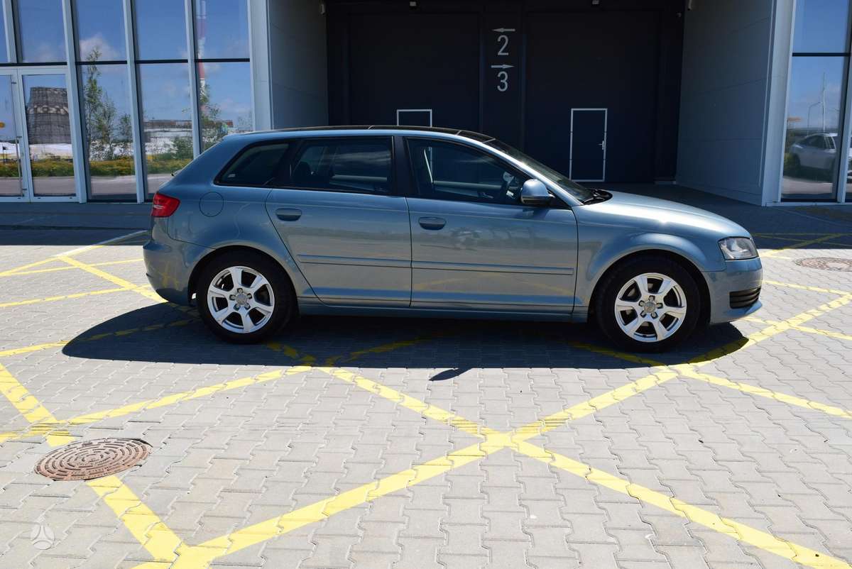 Audi A3, 1.6 l., hatchback