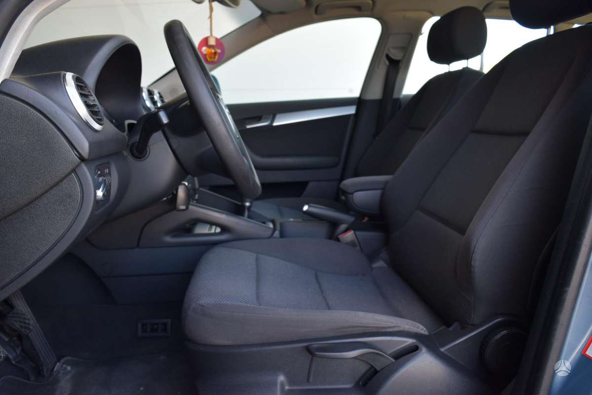 Audi A3, 1.6 l., hatchback