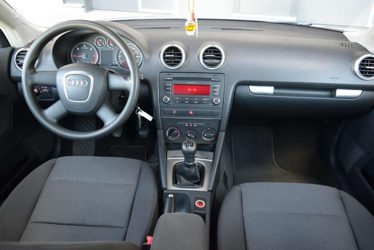 Audi A3, 1.6 l., hatchback