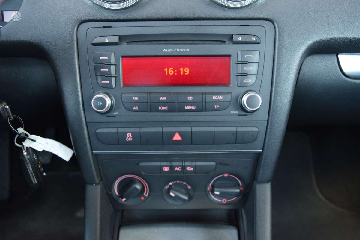 Audi A3, 1.6 l., hatchback