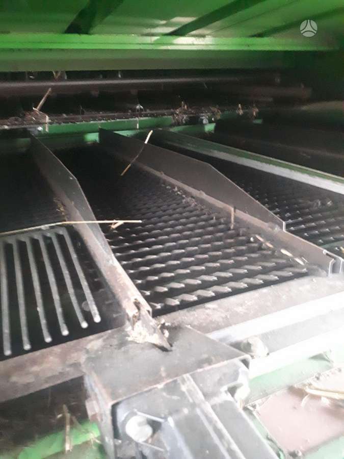John Deere T670I, kombainai