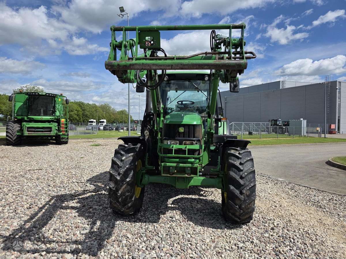 John Deere 6330, traktoriai
