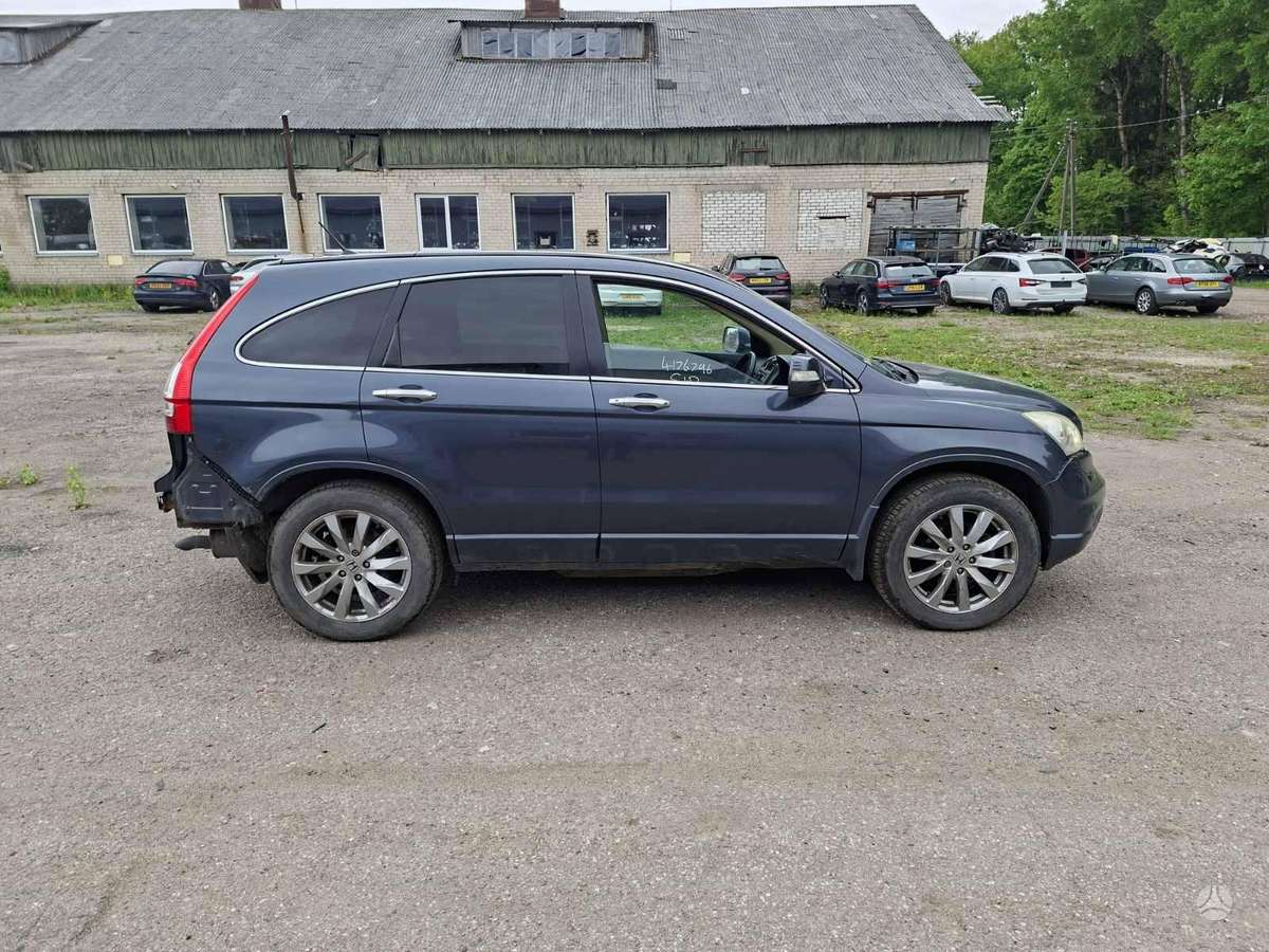 Honda CR-V rezerves daļās. Engine code n22b3 color code nh684px
