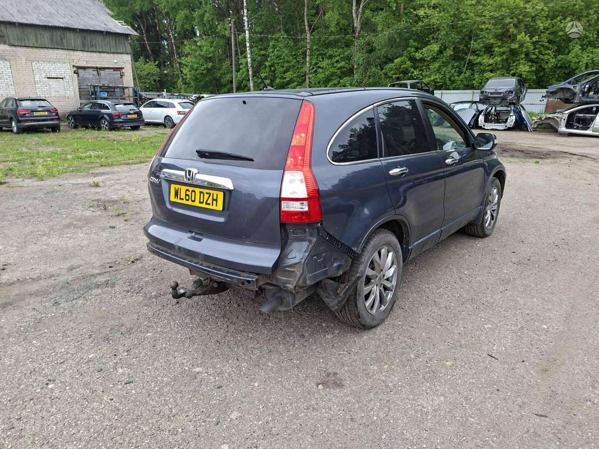 Honda CR-V rezerves daļās. Engine code n22b3 color code nh684px