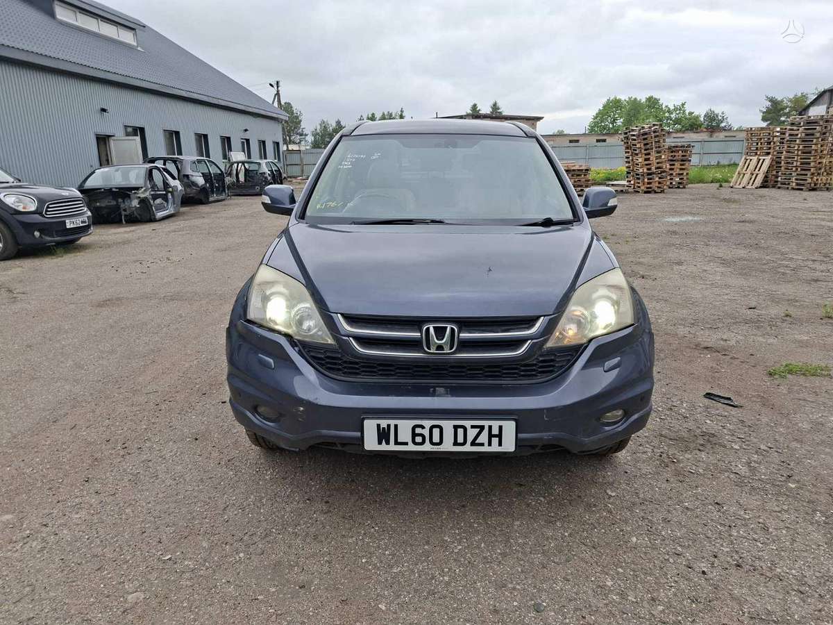 Honda CR-V rezerves daļās. Engine code n22b3 color code nh684px