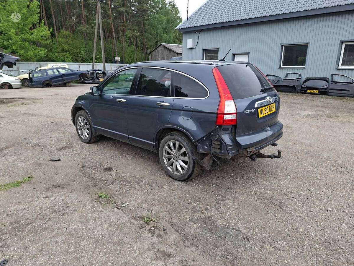 Honda CR-V rezerves daļās. Engine code n22b3 color code nh684px