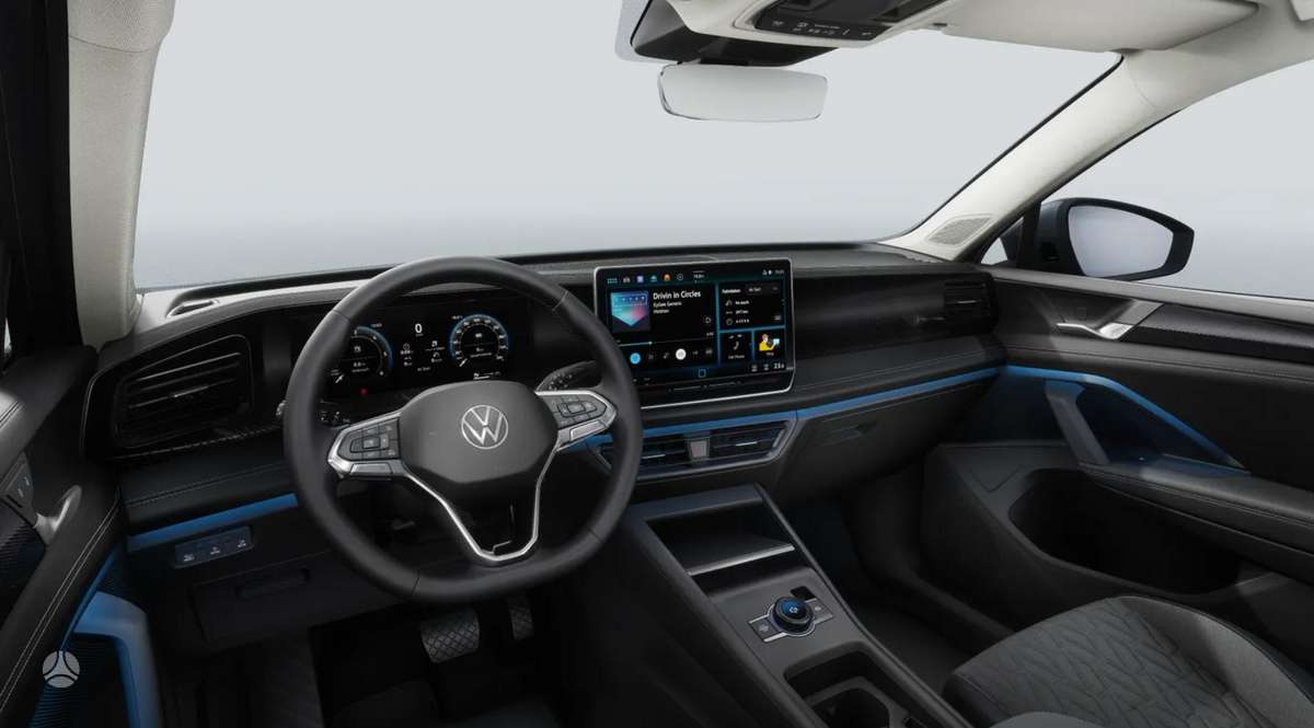 Volkswagen Tiguan - 2