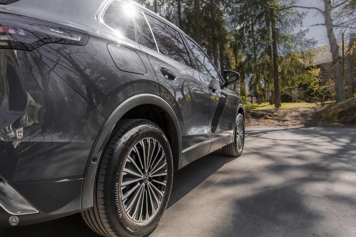 Volkswagen Tiguan - 4