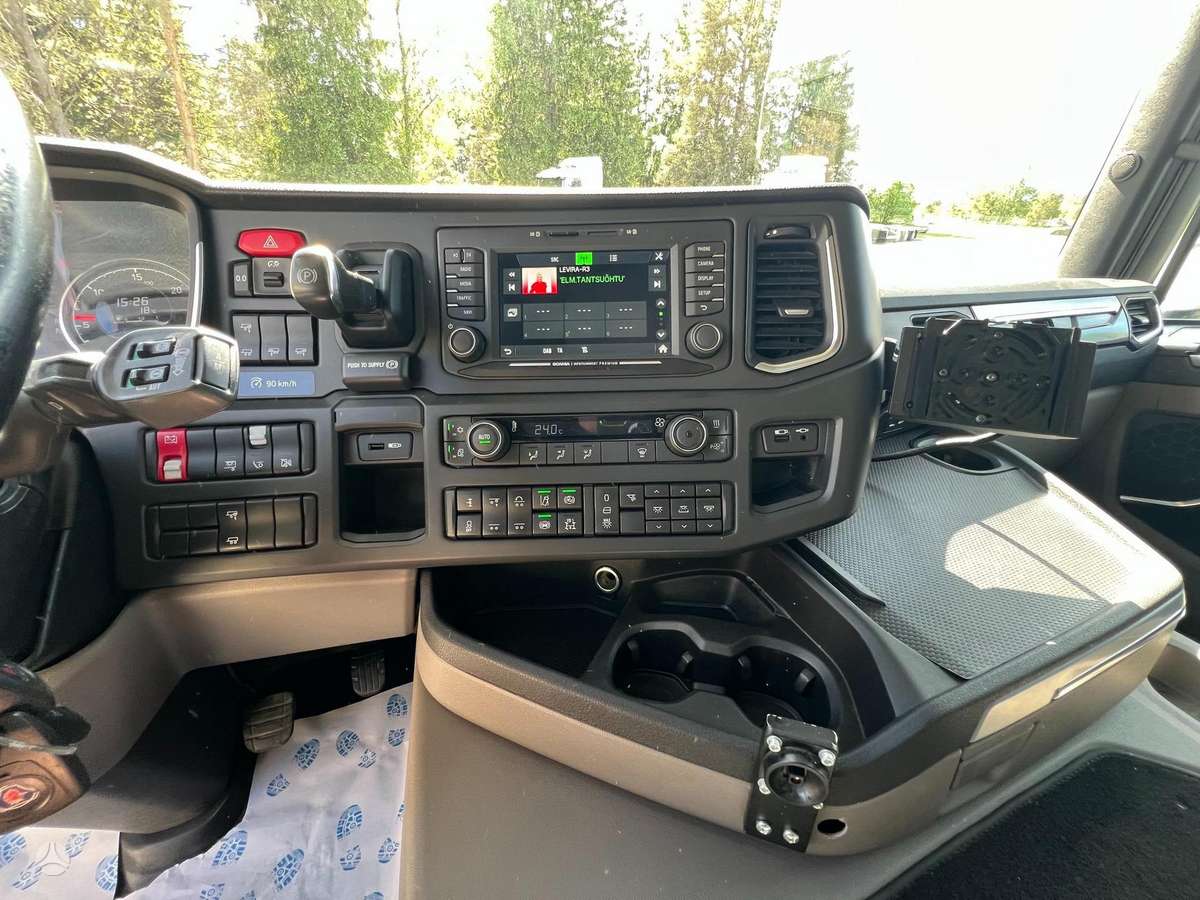 Scania G450 A6X2NB, single sleeper