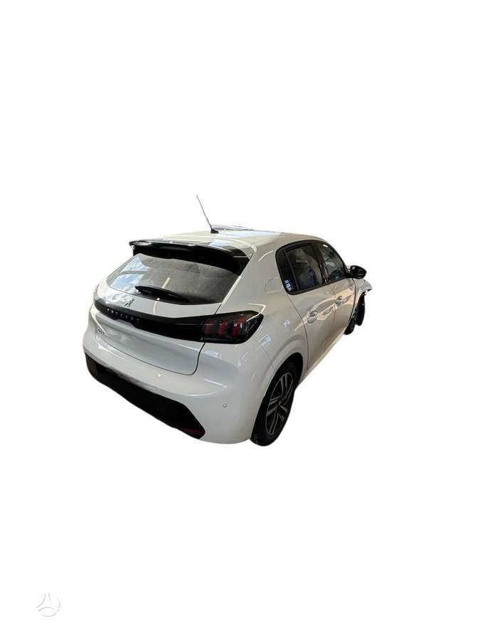 Peugeot 208 по частям. Europa