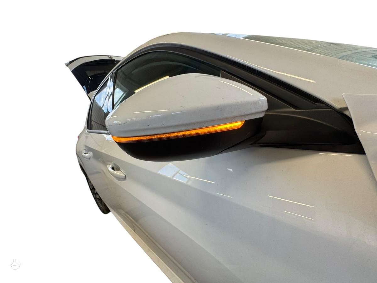 Peugeot 208 по частям. Europa