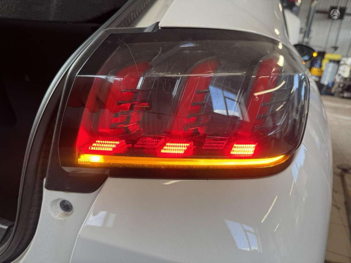 Peugeot 208 dalimis. Europa