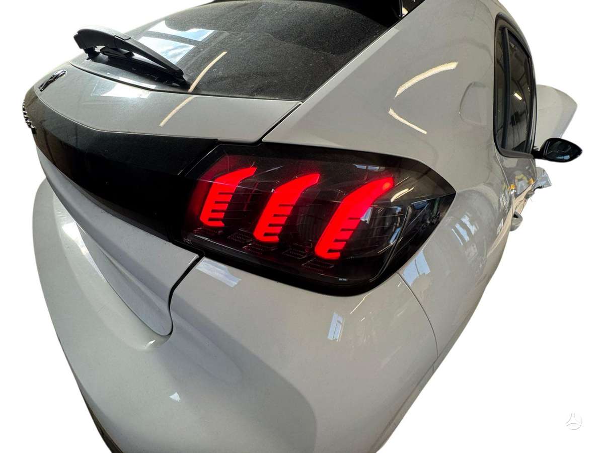 Peugeot 208 по частям. Europa