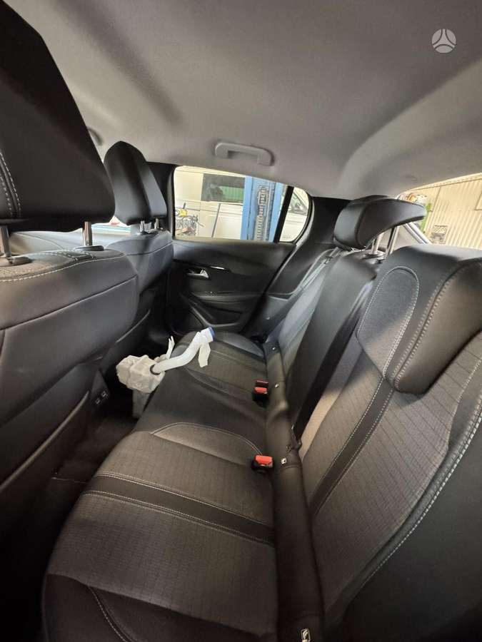 Peugeot 208 по частям. Europa