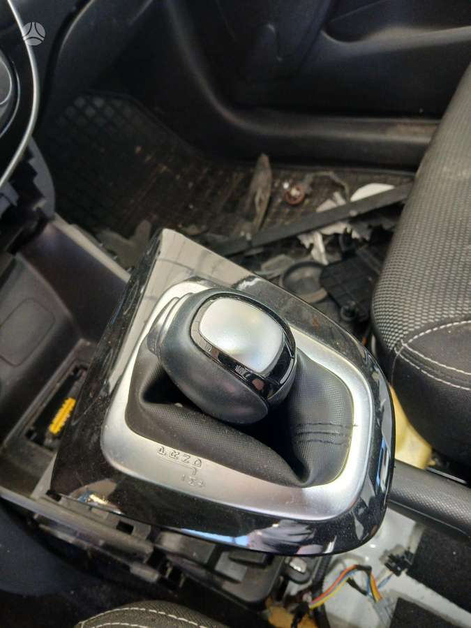 Renault Clio rezerves daļās