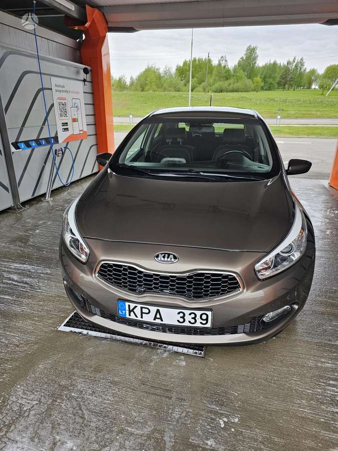 Kia Ceed, 1.6 l., hatchback