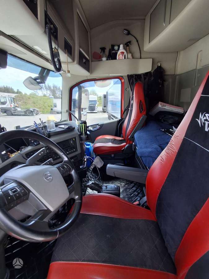 Volvo FH500, single sleeper