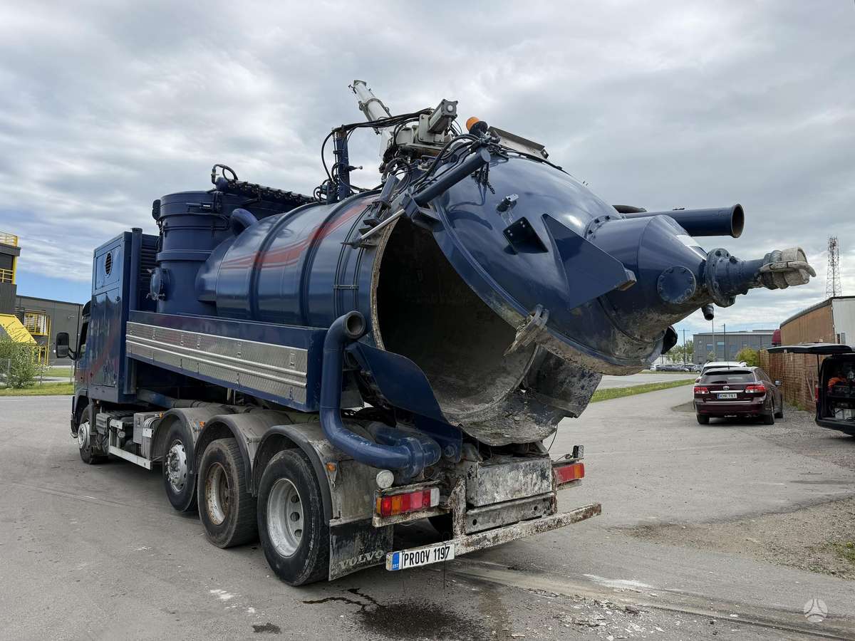 Volvo FM12 420 8x2 Capbora 8000, автоцистерны