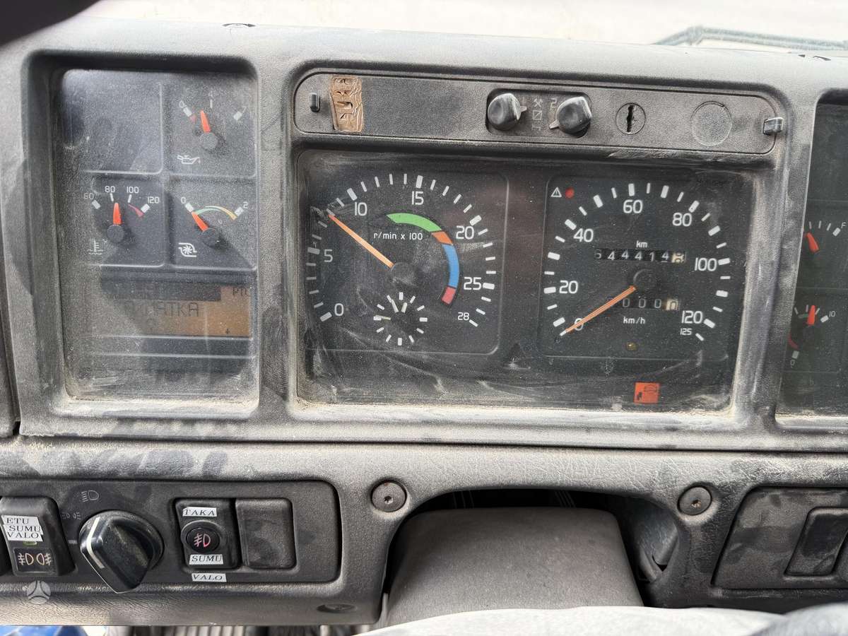 Volvo FM12 420 8x2 Capbora 8000, автоцистерны