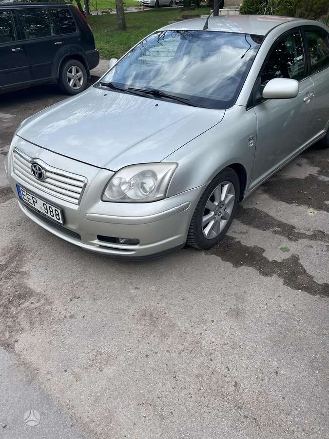 Toyota Avensis - 2
