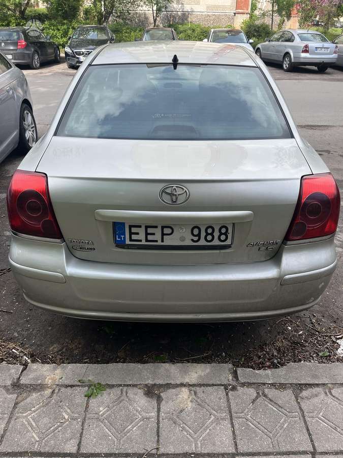 Toyota Avensis - 4