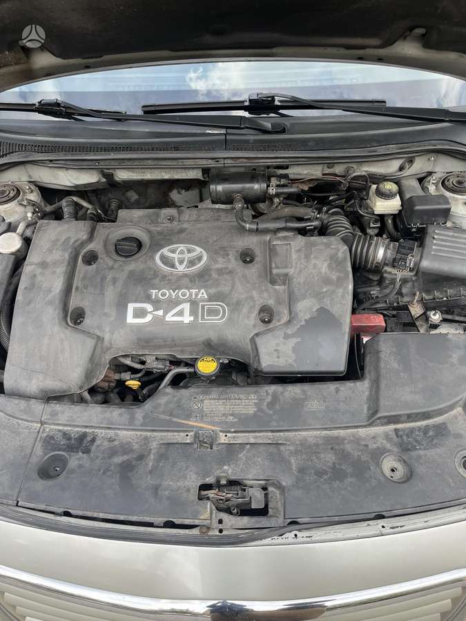 Toyota Avensis - 9