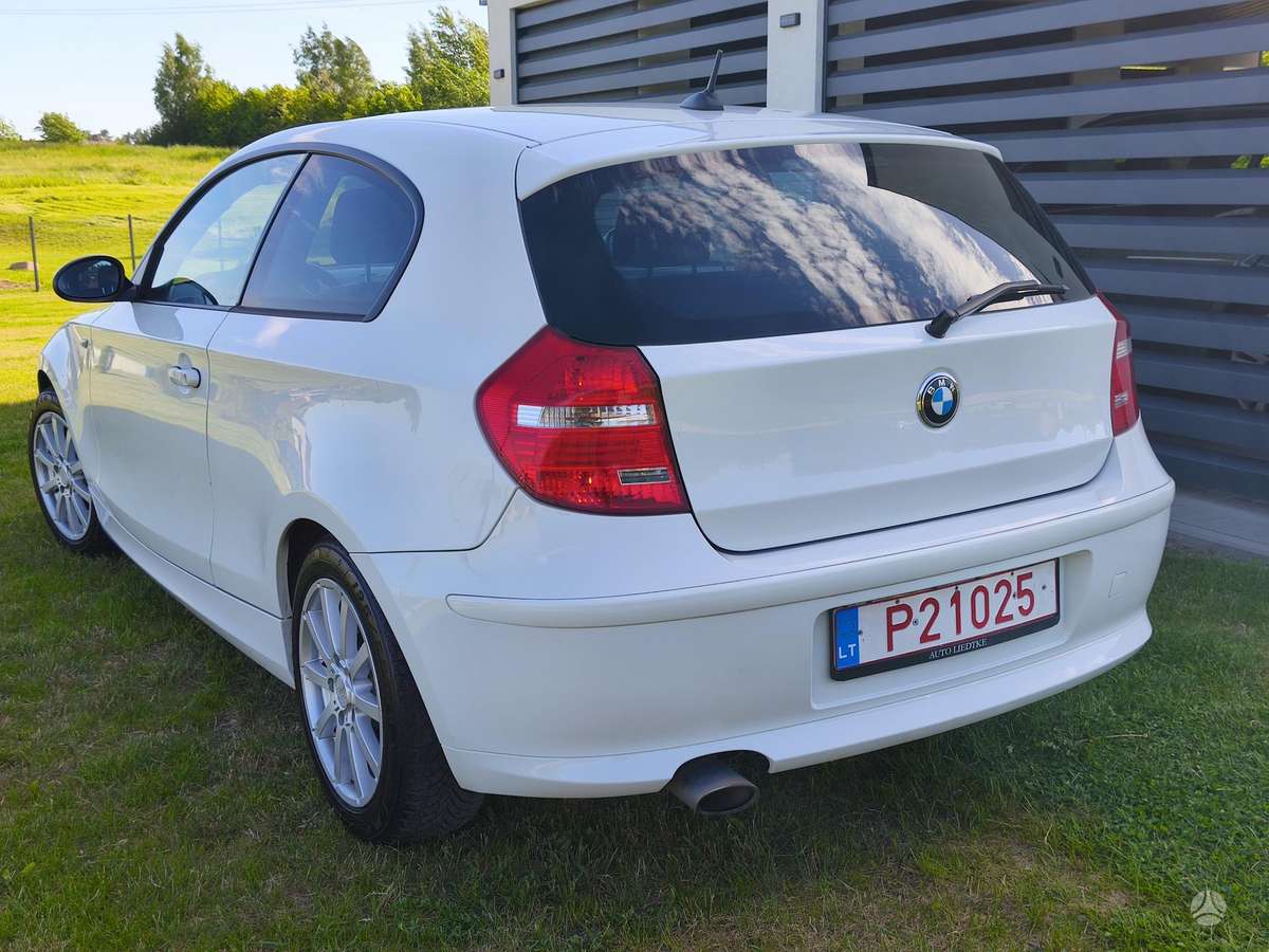 BMW 120, 2.0 l., hatchback