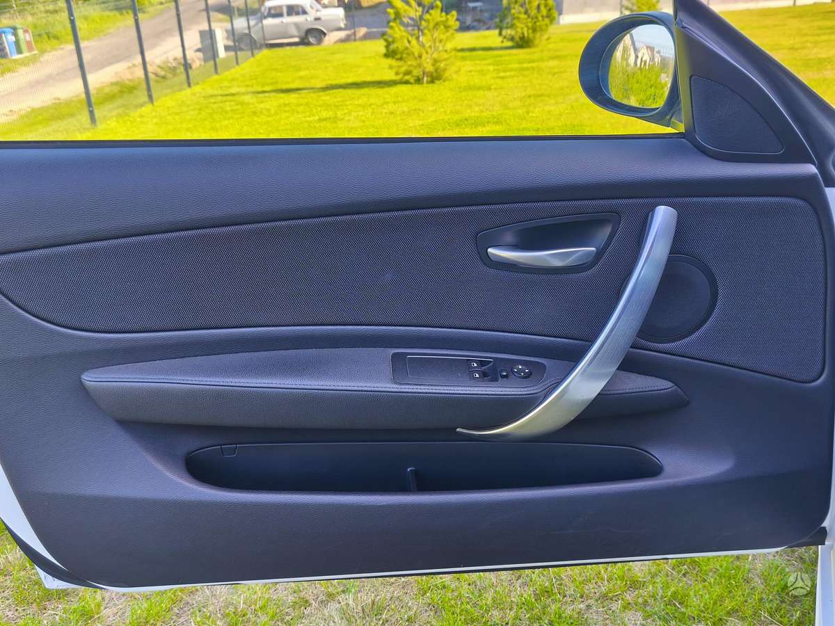 BMW 120, 2.0 l., hatchback