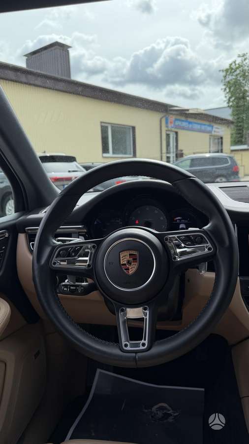 Porsche Macan - 5