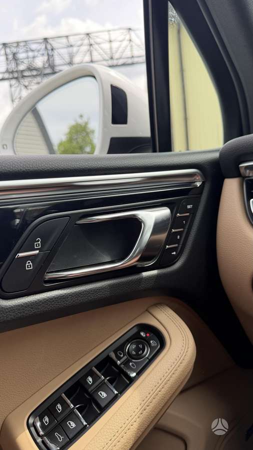 Porsche Macan - 12