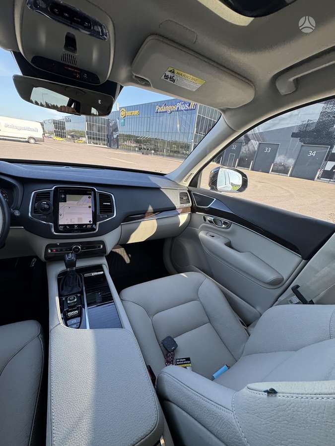 Volvo XC90 - 11