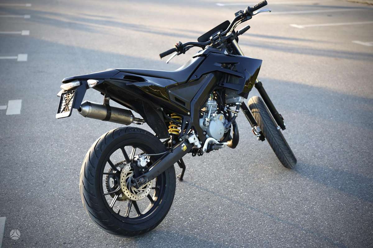 Derbi Senda 49cc, supermoto