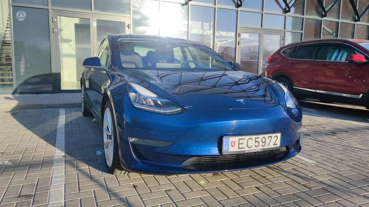 Tesla Model 3, 81 kWh, hatchback