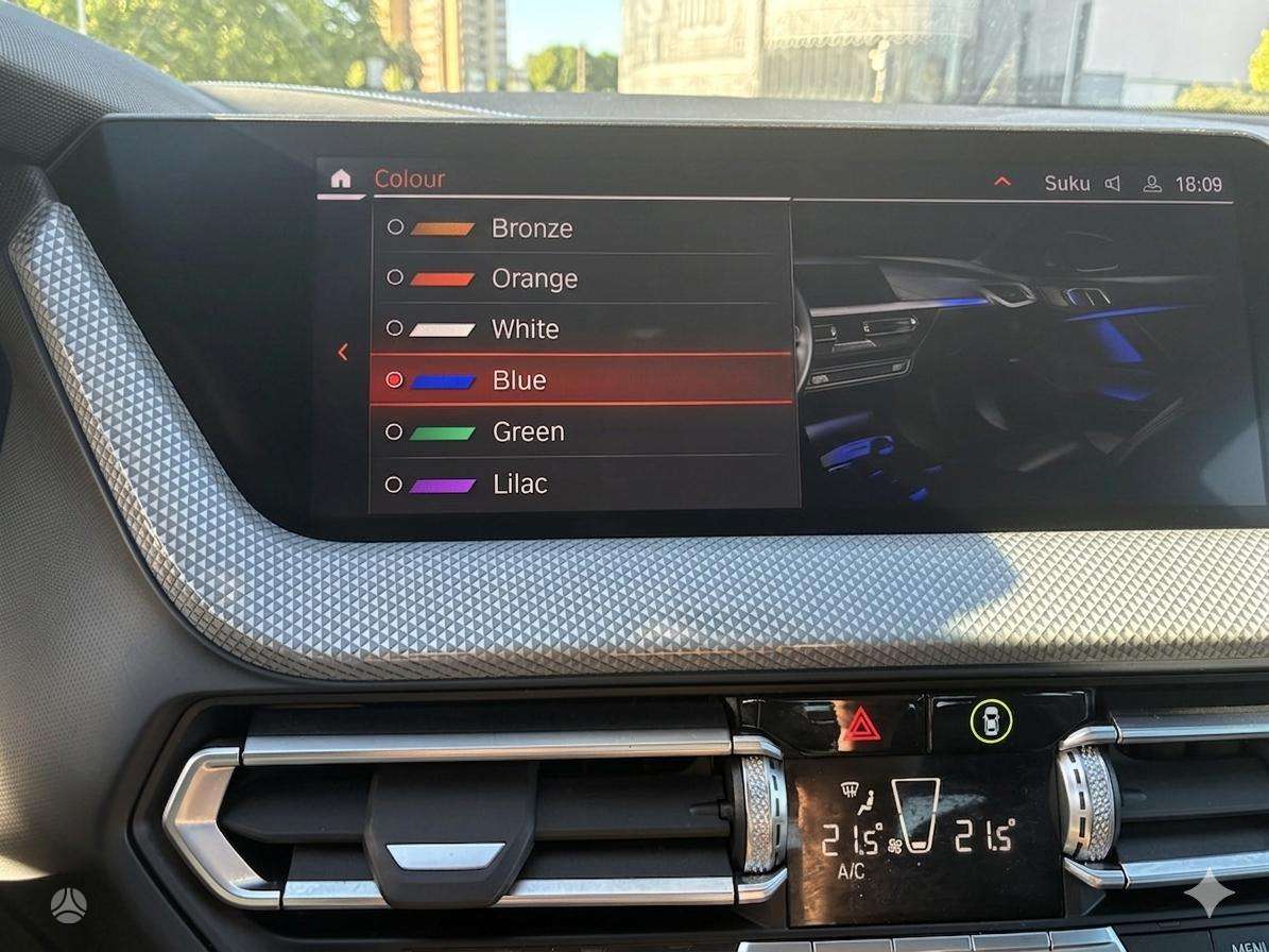BMW 218, 1.5 l., Седан