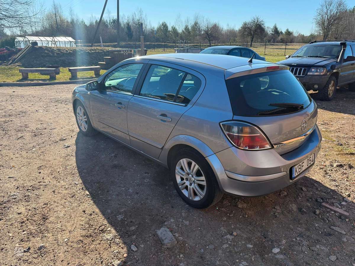 Opel Astra, 1.7 l., hatchback