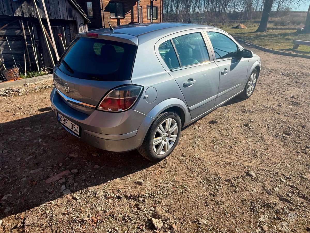 Opel Astra, 1.7 l., hatchback