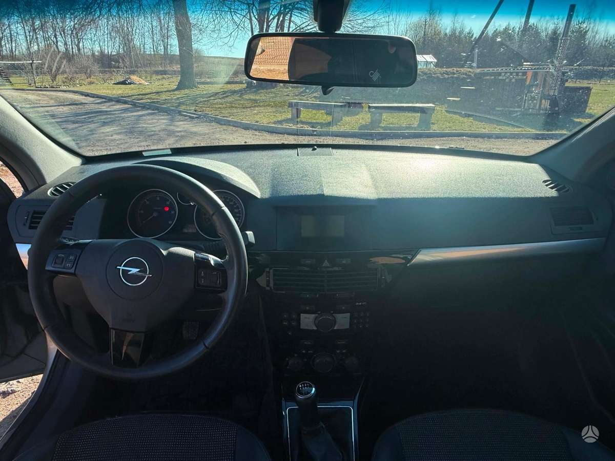 Opel Astra, 1.7 l., hatchback