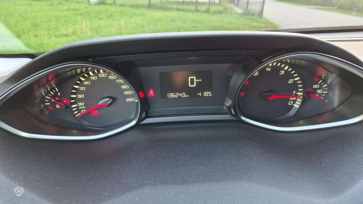 Peugeot 308, 1.2 l., hatchback