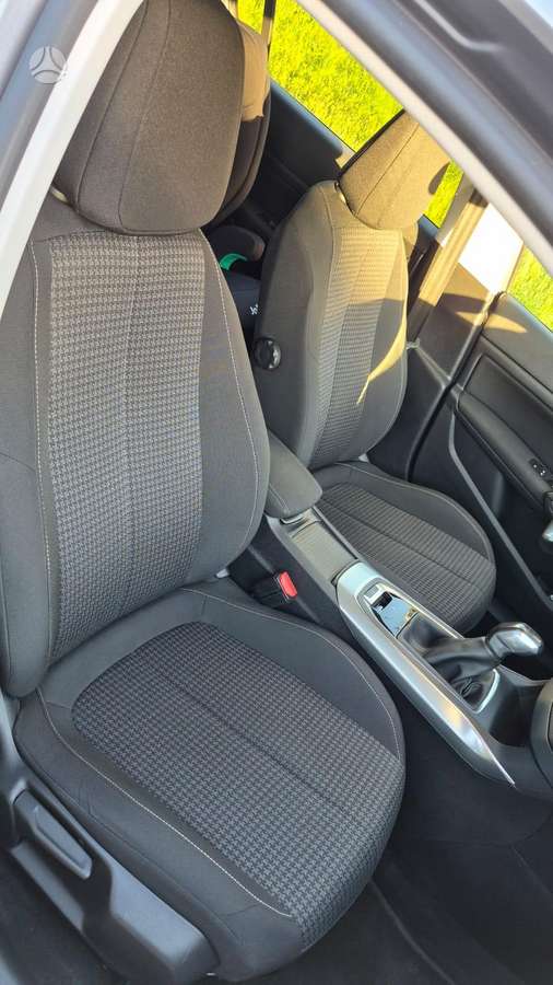 Peugeot 308, 1.2 l., hatchback