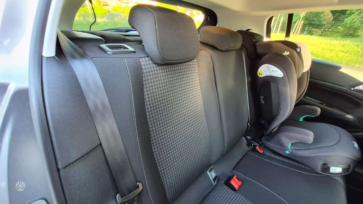 Peugeot 308, 1.2 l., hatchback