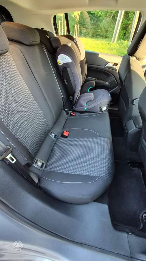 Peugeot 308, 1.2 l., hatchback