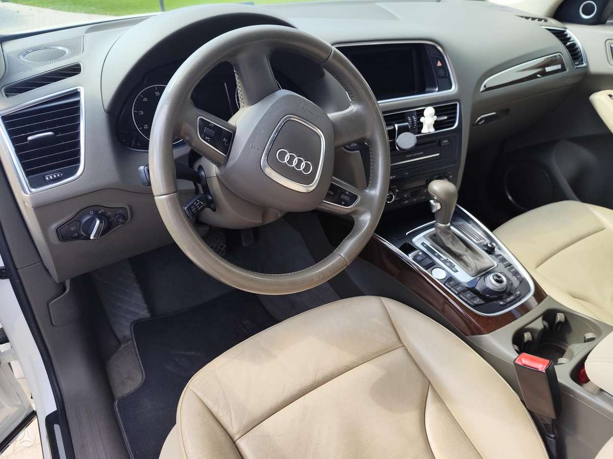 Audi Q5, 3.2 l., Внедорожник / Кроссовер