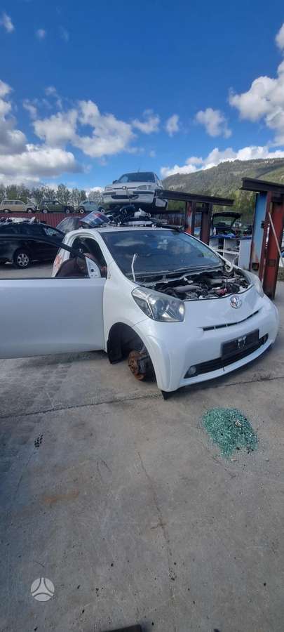Toyota iQ