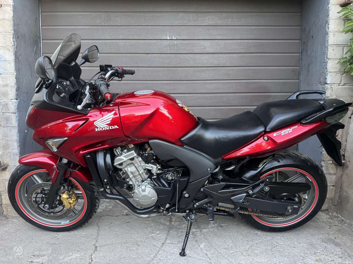 Honda CBF 600cc, street / classic