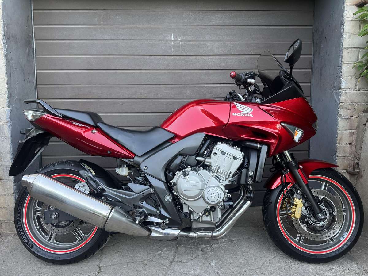 Honda CBF 600cc, street / classic