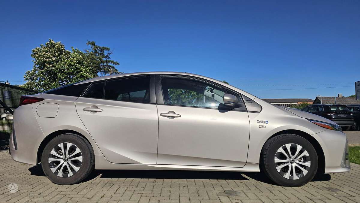 Toyota Prius Prime - 4