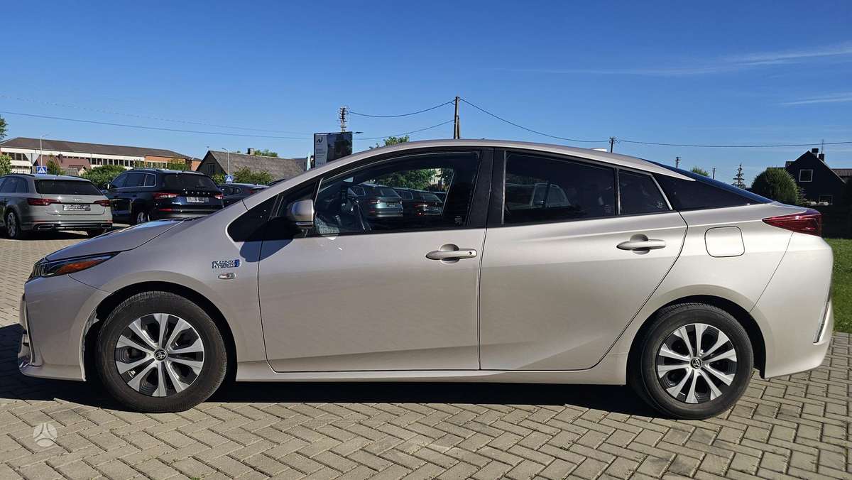 Toyota Prius Prime - 8