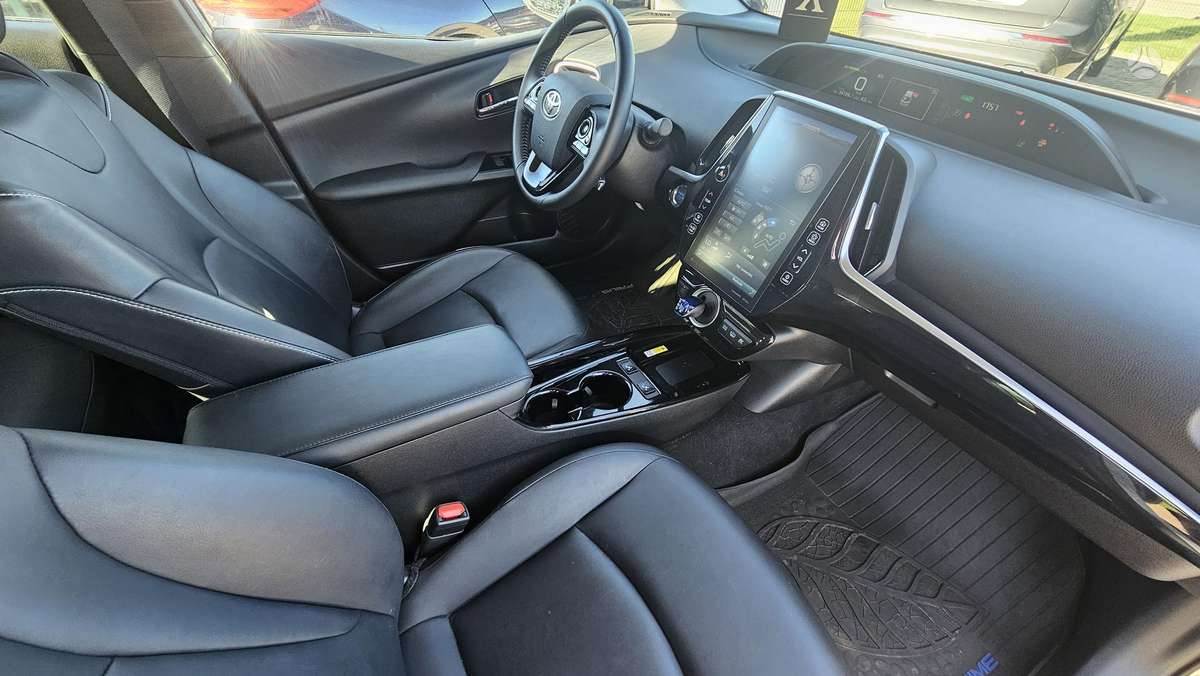 Toyota Prius Prime - 12
